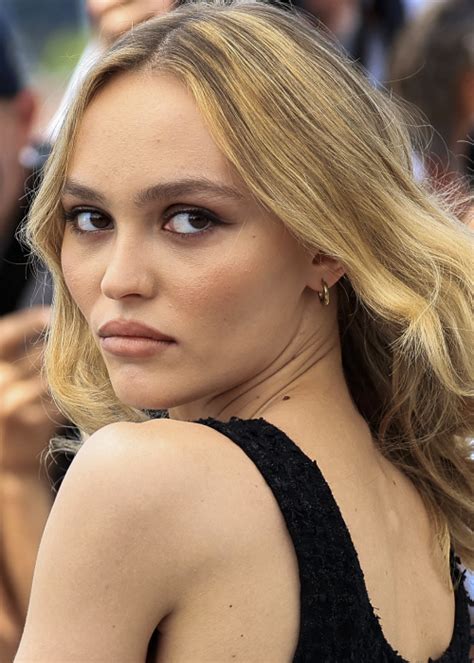 lily rose depp lip liner